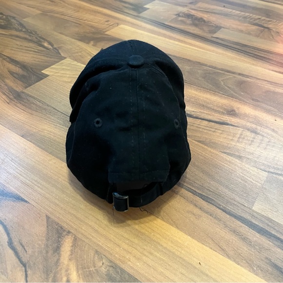 Naked 100 hat - Picture 2 of 2